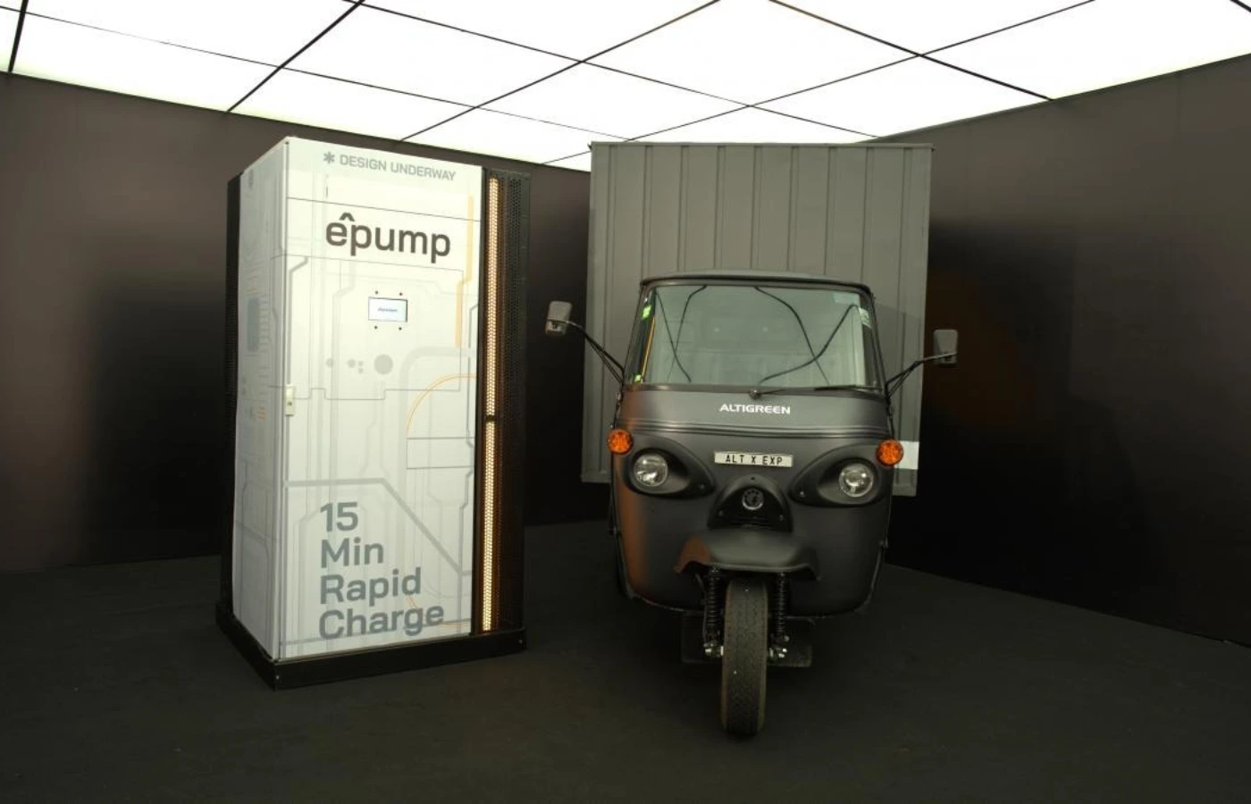 Kinetic Green and Exponent Energy unveil a 15-minute charging solution for electric three-wheelers.
